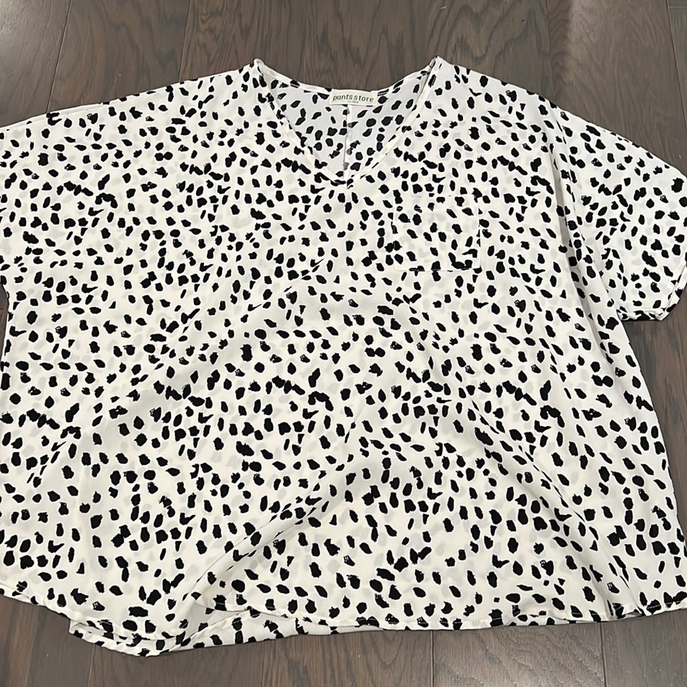 Black and white top